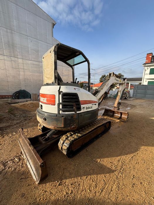 Bobcat mini escavadora E32