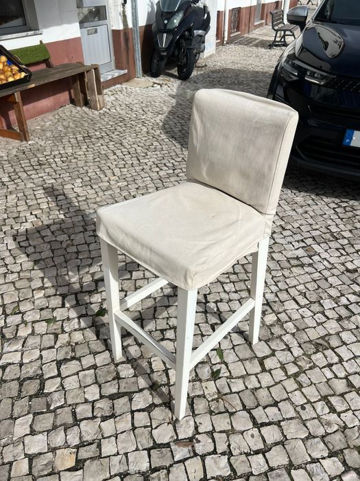 Vendo cadeiras altas Forradas