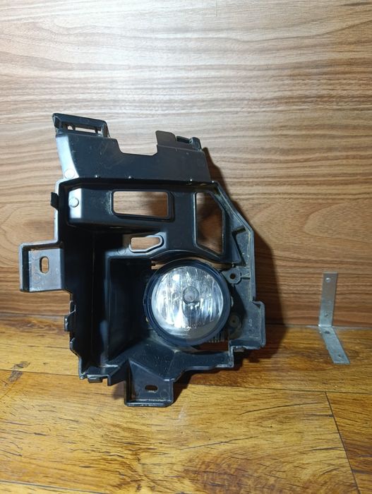 Mocowanie halogenu lewe  halogen Peugeot Partner iv