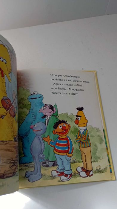 O Poupas Amarelo e o Violino- rua sésamo