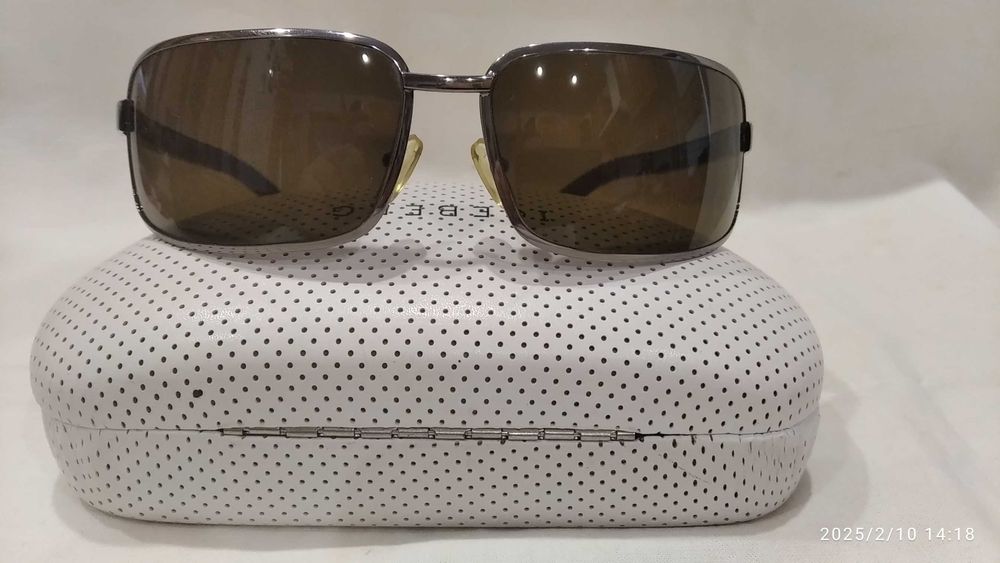 Женские солнцезащитные очки ICEBERG с кожаным футляром