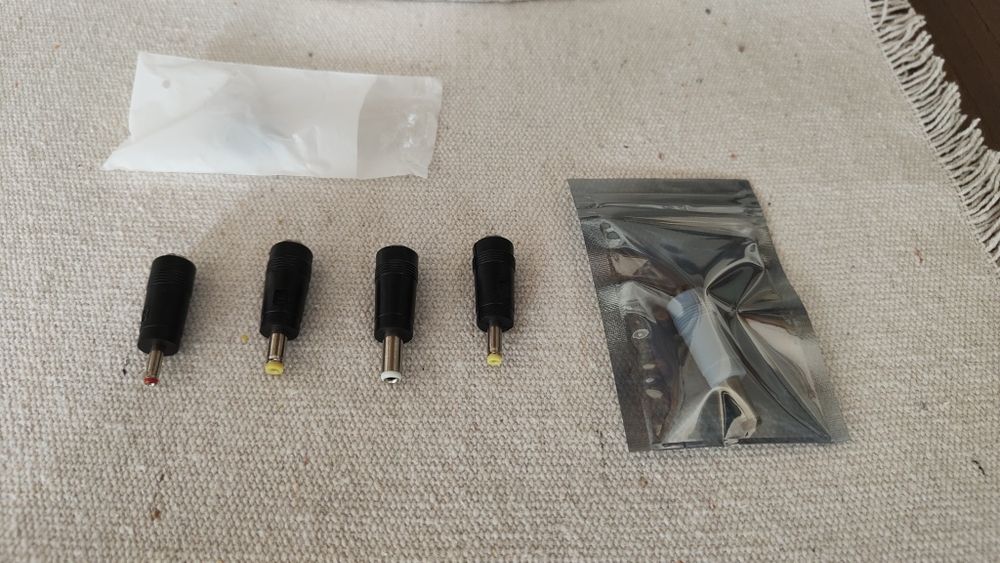 Fonte de alimentação IFI power  X  9V -2.5 A. NOVA