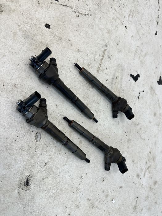 Volkswagen Passat B7 wtryskiwacz wtrysk paliwa 2.0 TDI 03L VW