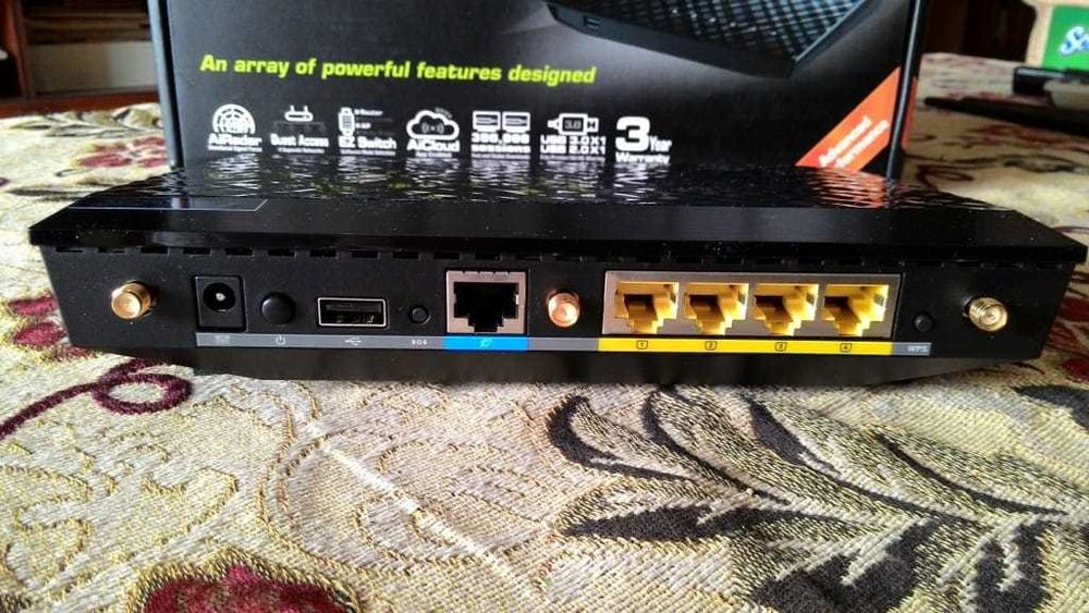 Router ASUS RT-N18U em bom estado