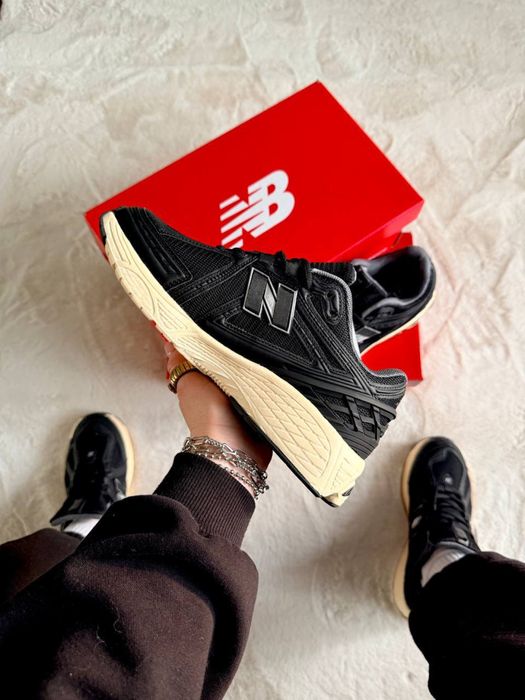 Кросівки Жіночі New Balance 1906R Black Beige
