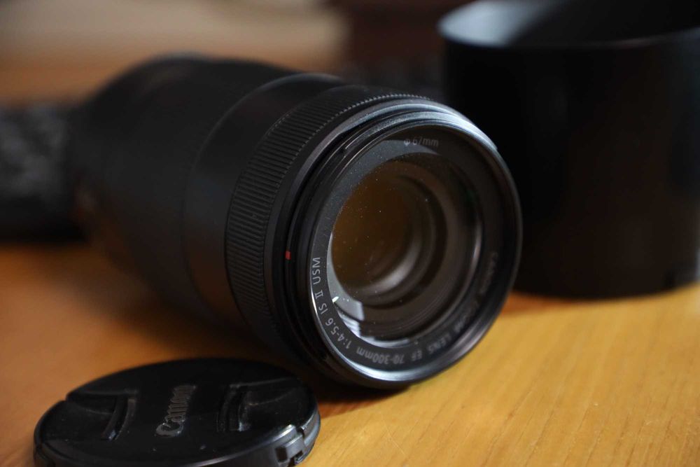 Canon 70 - 300mm F 4 - 5,6 USM 2