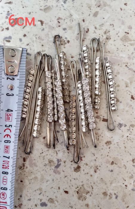 заколки ,невидимки, резинки, різні аксесуари для волосся