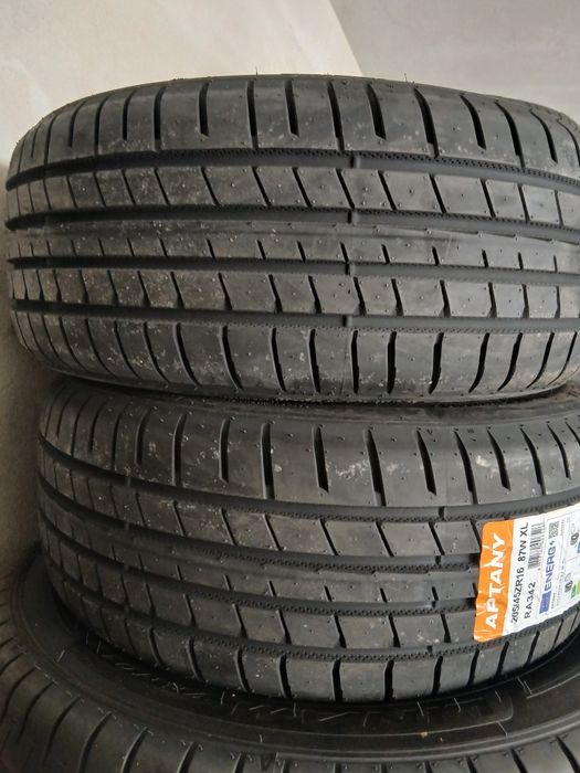 Pneus Novos 205/45R16