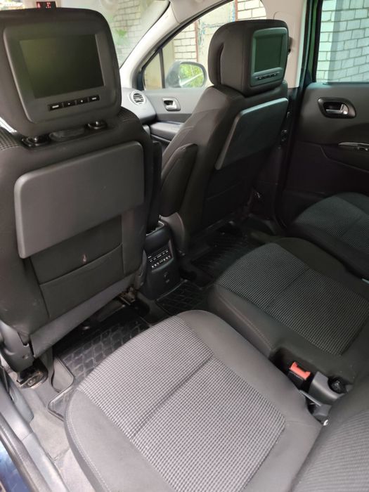 продам Peugeot 5008 7 місць 2010 року автомат