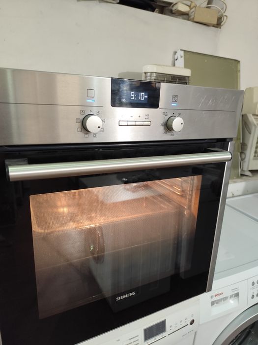Piekarnik do zabudowy Siemens.