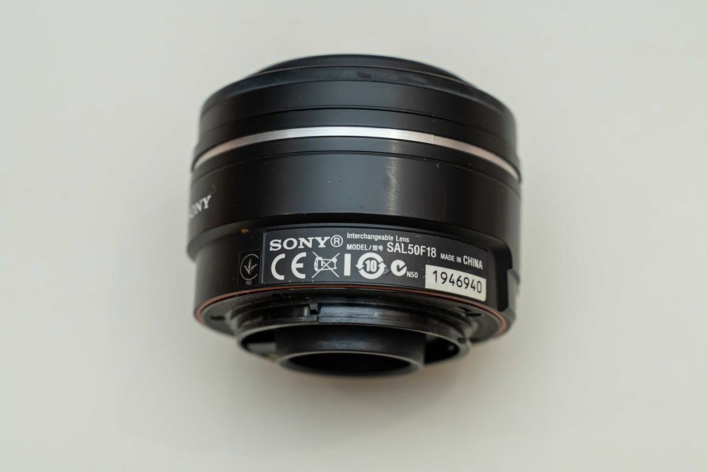 Об'єктив SONY 50 1.8 SAL