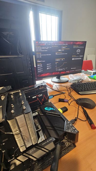 Bundle High-End Gaming: Motherboard ASUS ROG STRIX B760-F WiFi + CPU Intel Core i5 (Escolhe a tua versão!)