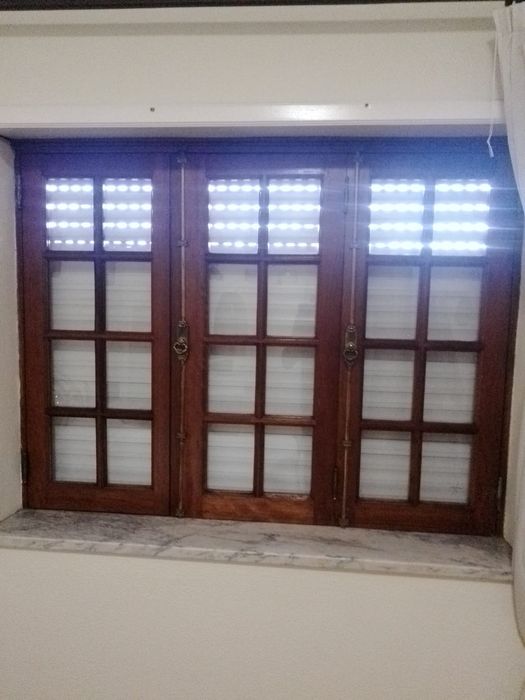 Janela com vidros