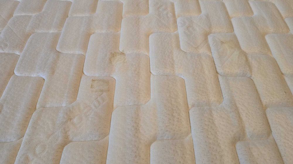 Materac 140 x 200 ze stelażem