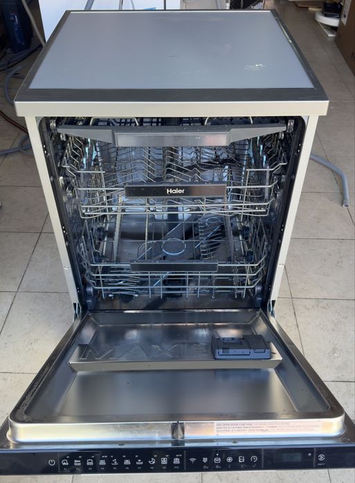 Máquina de Lavar Loiça HAIER XF 6C2M1PX (16 Conjuntos - 60 cm - Inox)