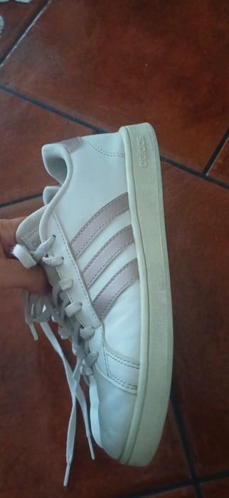 Ténis Adidas tam. 36