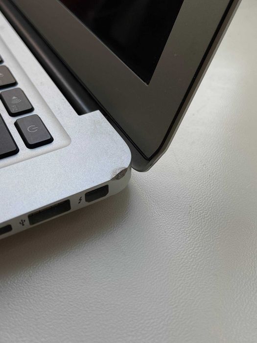 MacBook Air 13 128 у дуже хорошому стані