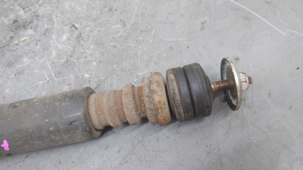 Suzuki Swift 4 IV Amortyzator Tył Tylny Prawy Lewy Bilstein