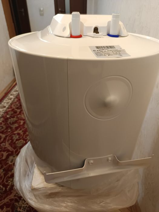 Продаю водонагрівач (бойлер). Ariston