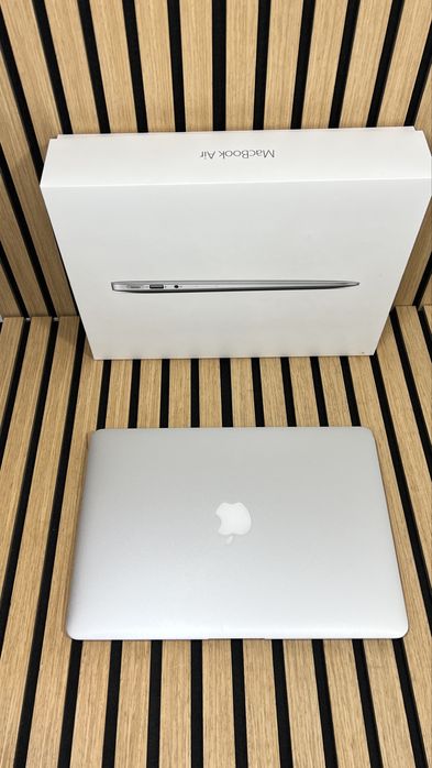 Продам MacBook Air 13” (2017)