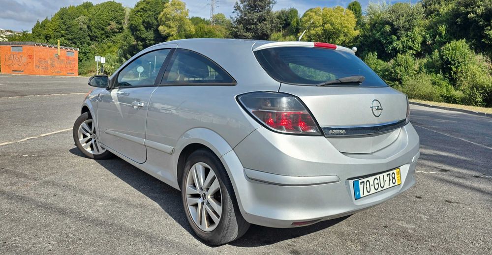 Opel Astra Hgtc de 2008