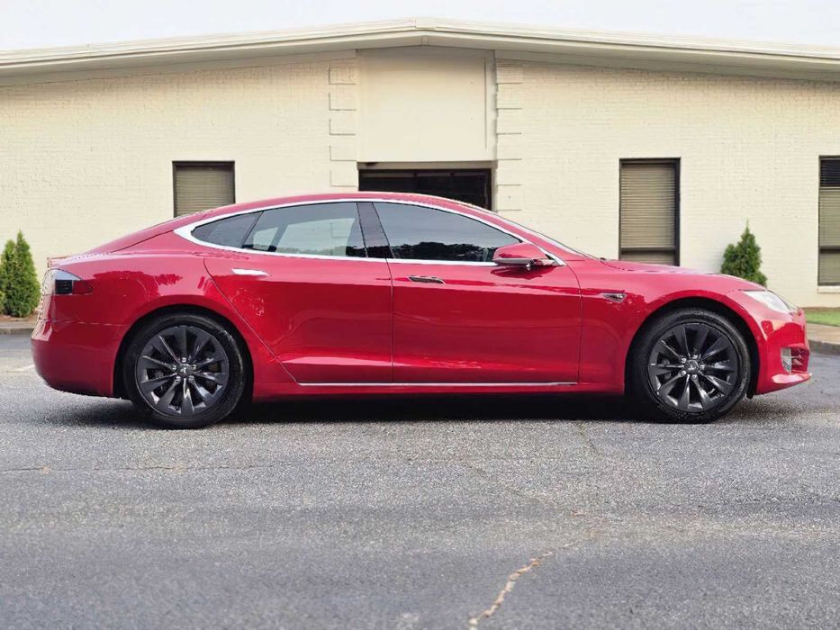 Tesla Model S P100D      2016