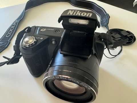 Máquina fotográfica NIKON COOLPIX L110 *avariada*