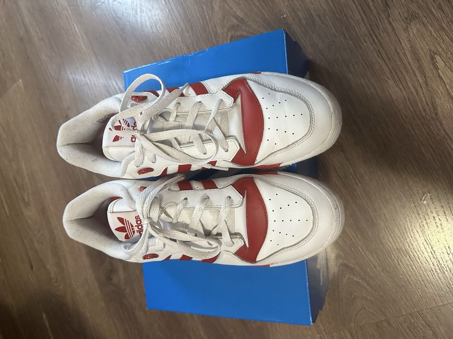 Оригінальні чоловічі кросівки Adidas