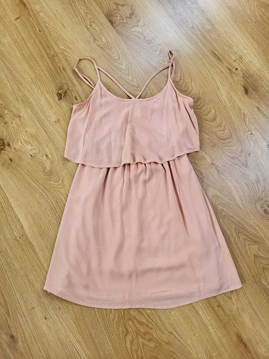 krótka sukienka na ramiączkach Even & Odd