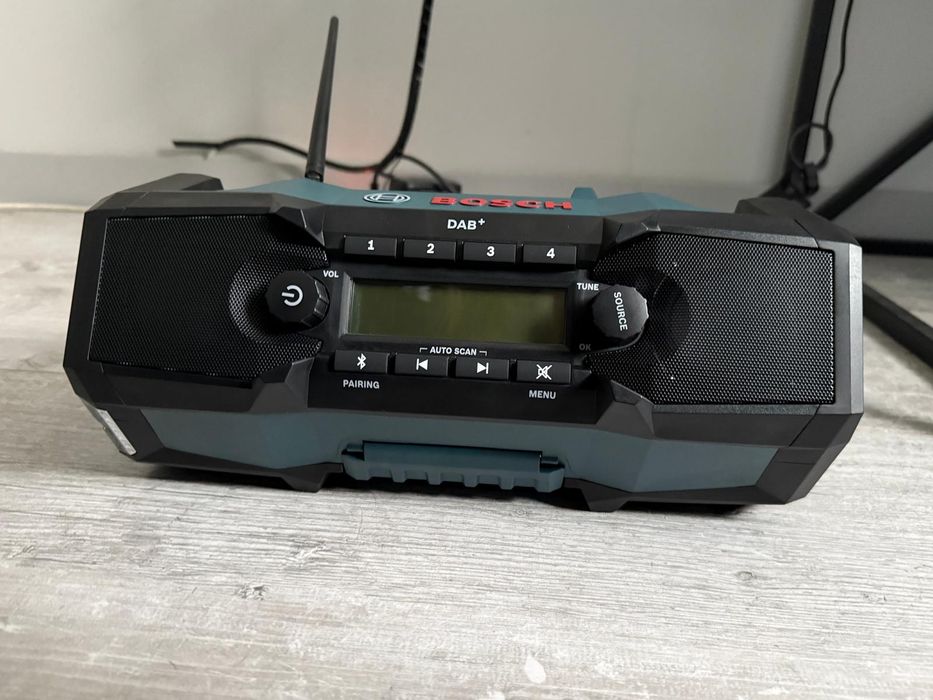 Radio Bosch Profesjonal GPB 18V 2SC