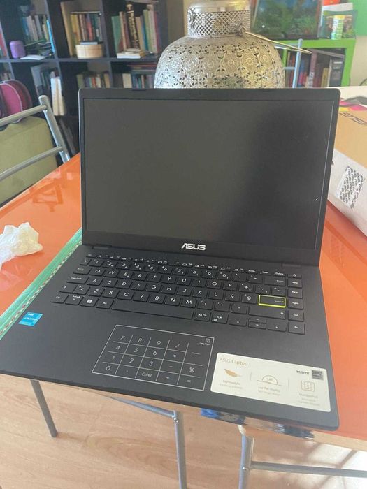 Asus vivobook Go 14 E410KA (Como Novo)
