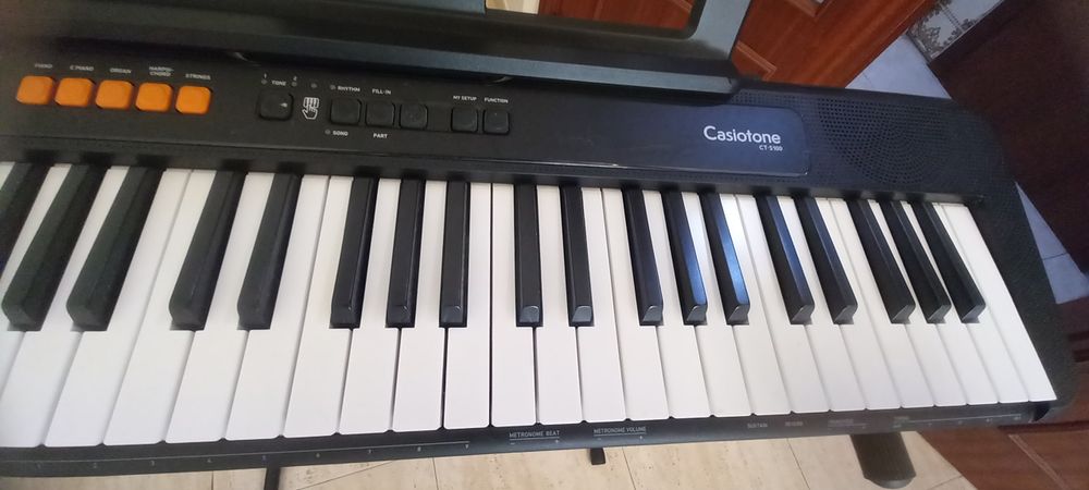 Piano Casio CT S100