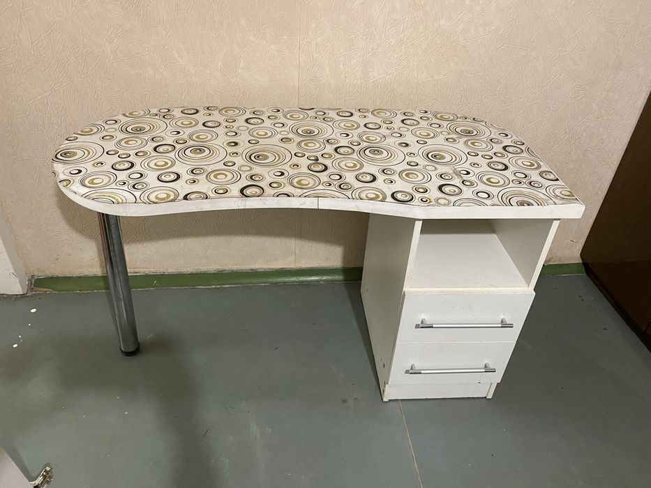 Стол для маникюра