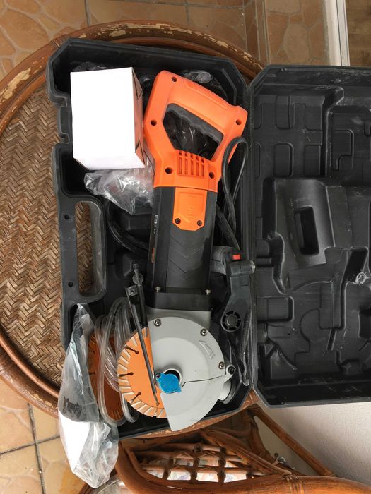 Bruzdownica elektryczna KD1739 KRAFT&DELE