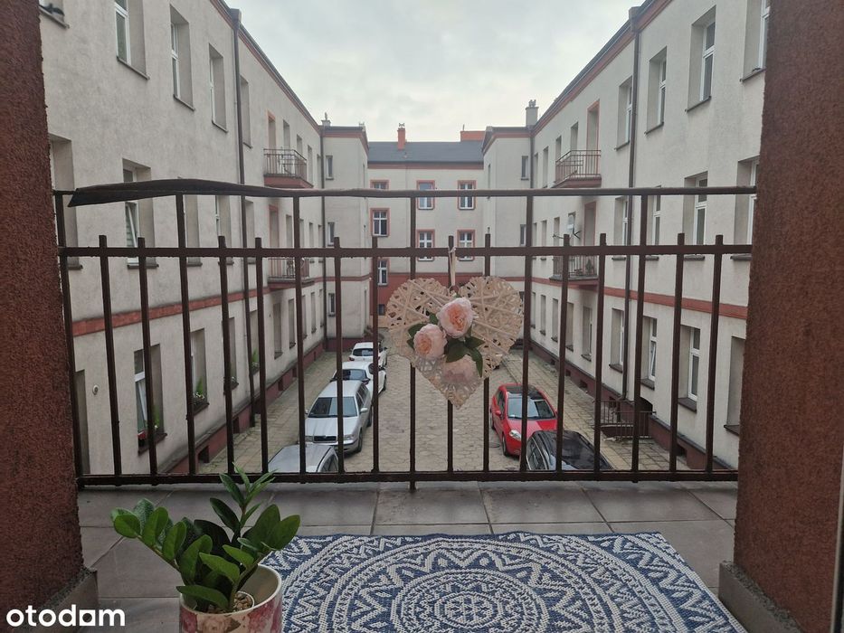 M3 do zamieszkania, w kamienicy, ścisłe centrum, ul. Piłsudskiego.