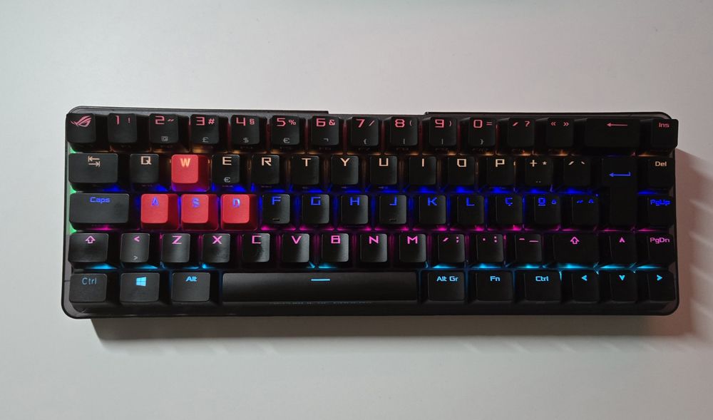 Teclado Mecânico Asus Rog Falchion 65%