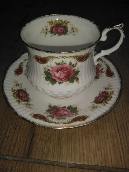 Duo Queen's Fine Bone China