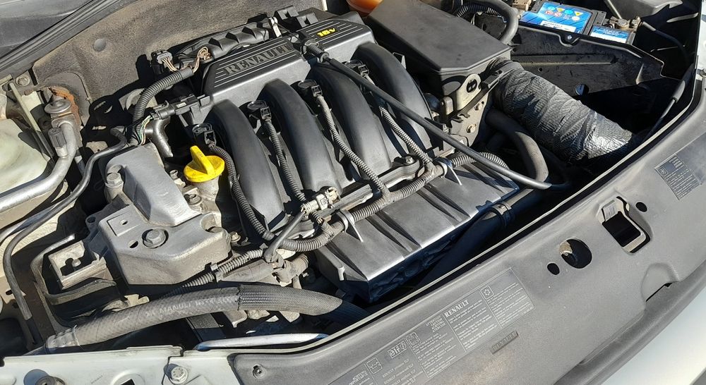 Renault Clio 2 initiale paris 1.6 16v 110cv