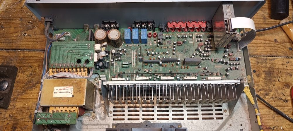 Amplituner Sony czarny