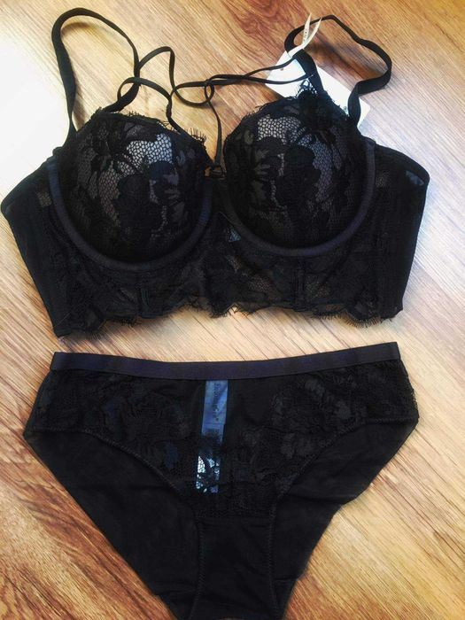 Biustonosz push-up 75C komplet erotyczny czarny