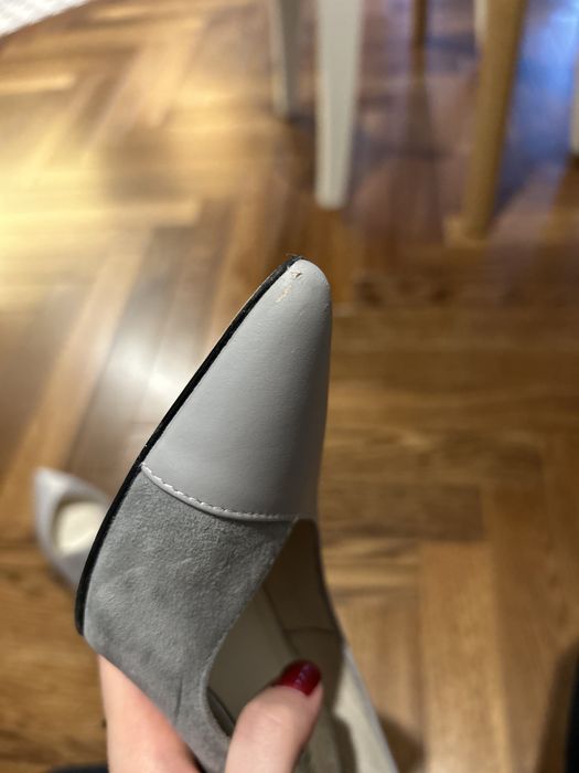 Carinii skórzane czółenka szare 39