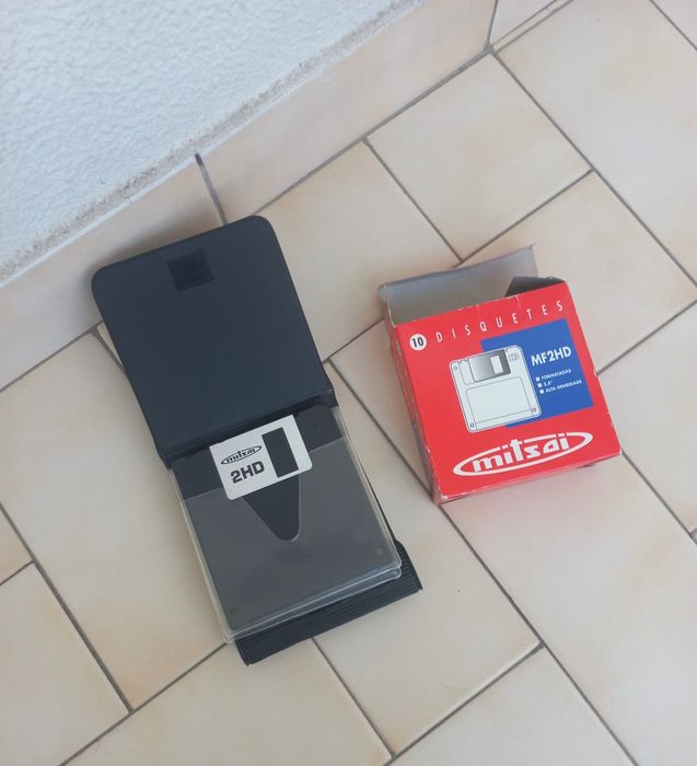 7 Disquetes 2HD Mitsai + capa