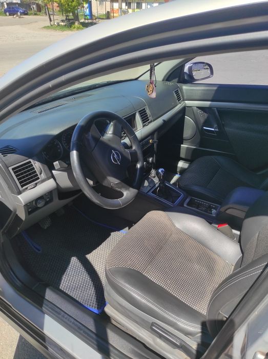 Продам гарний домашній автомобіль