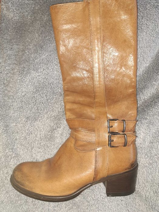 Жіночі шкіряні чоботи