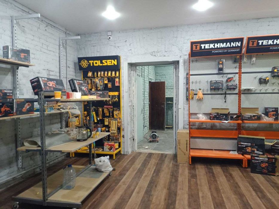 Под офис или магазин н/ф возле метро Центральный рынок. Отдельный вход