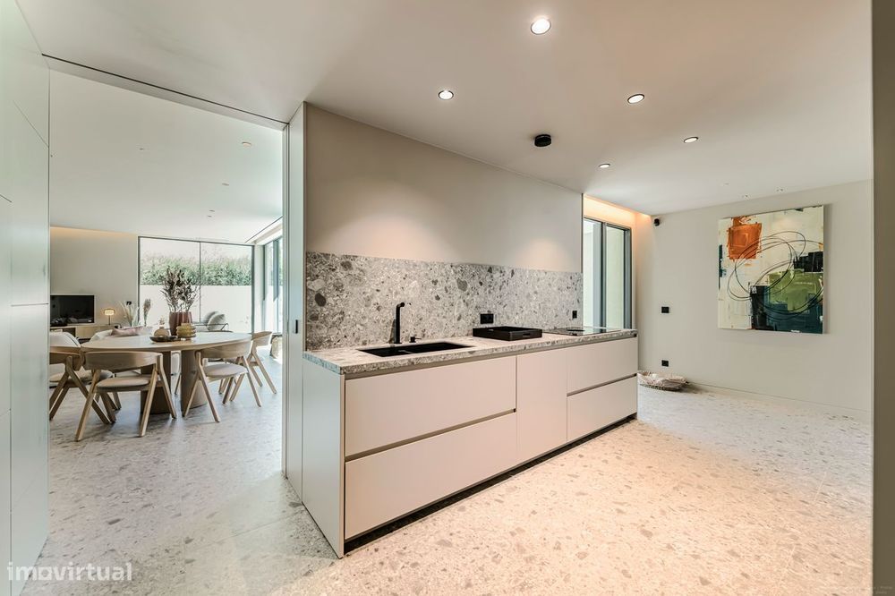 Moradia T5 com piscina, jardim e garagem em Birre, Cascais