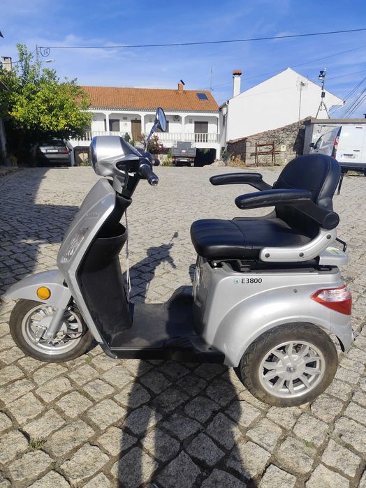 Scooter elétrica 3 rodas