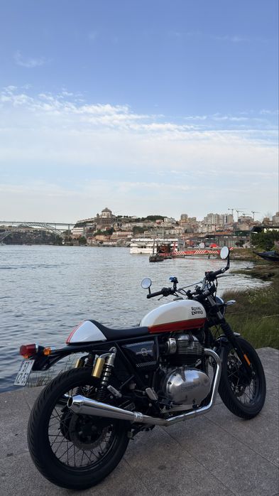 Royal Enfield Interceptor 650 cafe racer