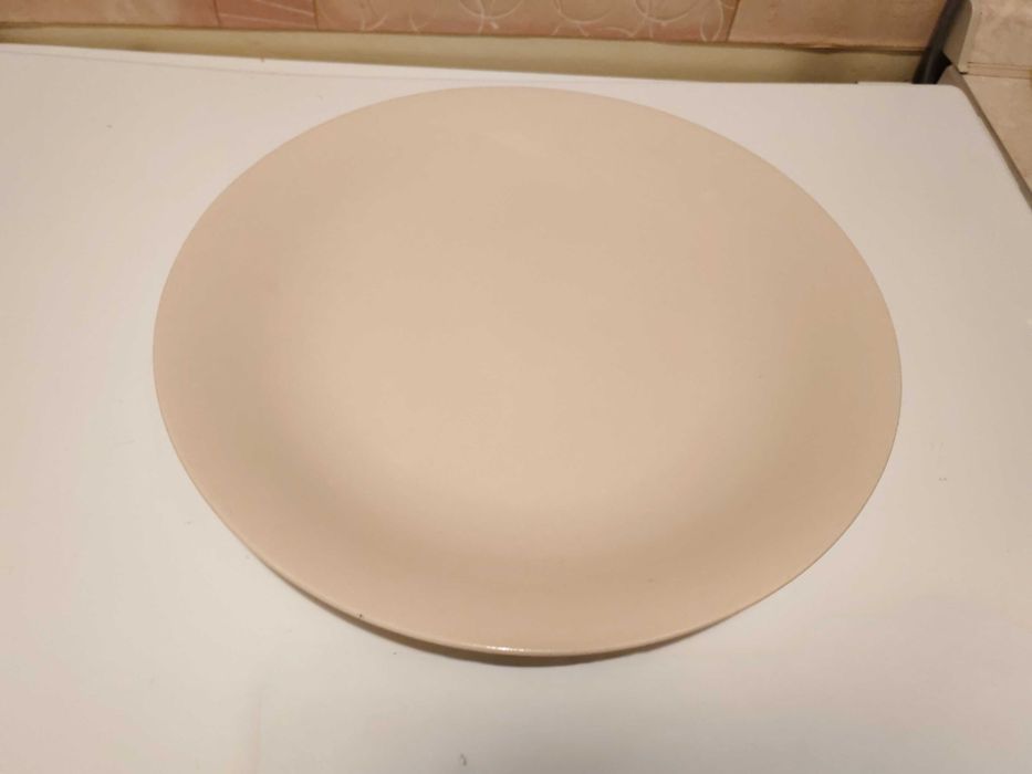 Talerze obiadowe  z Chodzieży 4 sztuki o średnicy 24cm