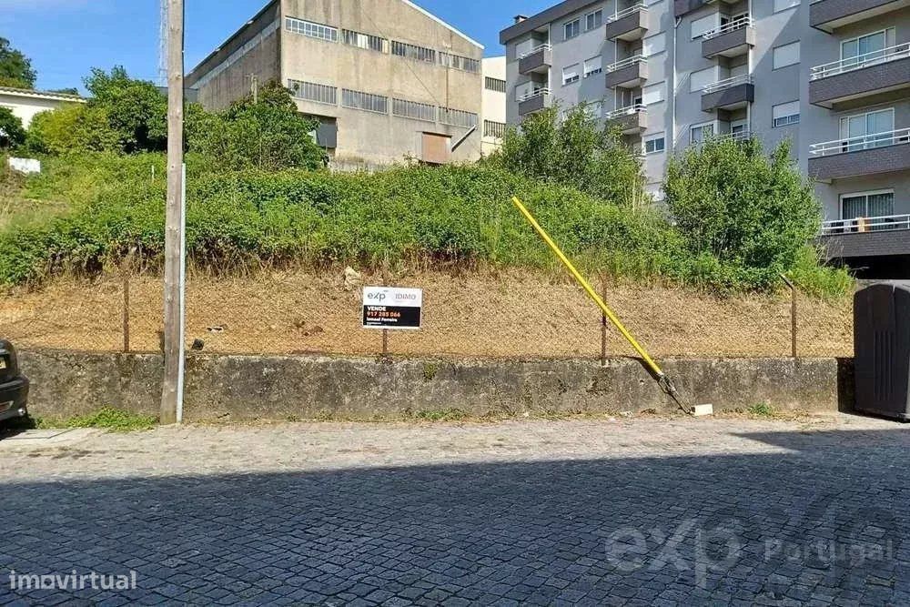 Terreno urbano para construção em Santo Tirso